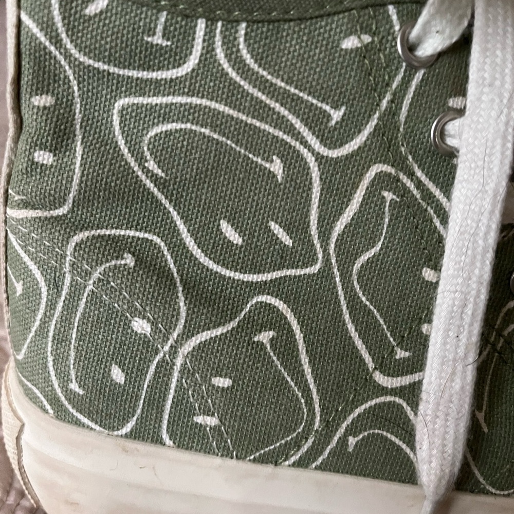 Olive Green Smiley High-Top Sneakers Size 5 - Picture 2 of 9